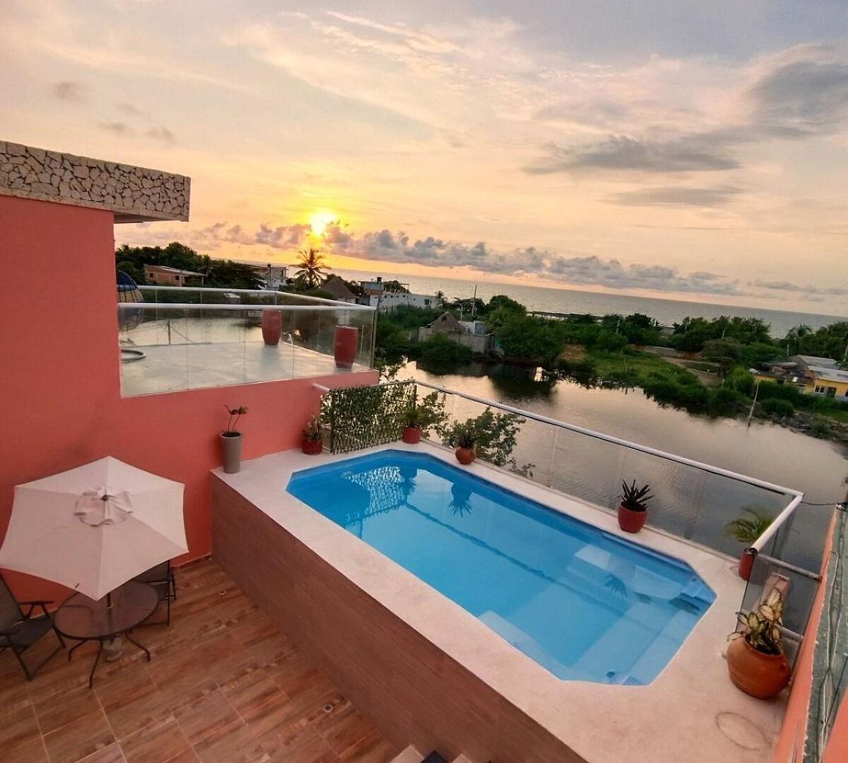Сasa de vacaciones Large House In With Ocean Views *