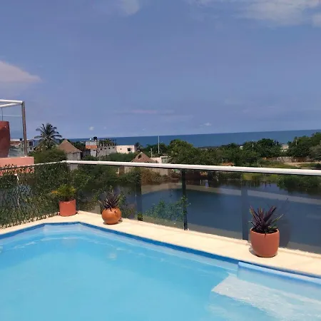 Large House In With Ocean Views Сasa de vacaciones