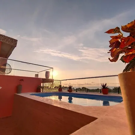 Сasa de vacaciones Large House In With Ocean Views