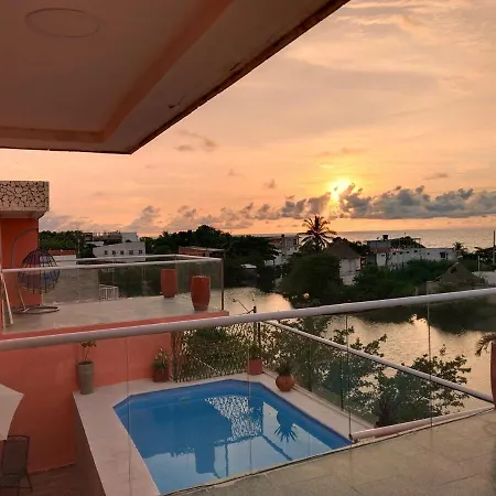 Large House In With Ocean Views Сasa de vacaciones